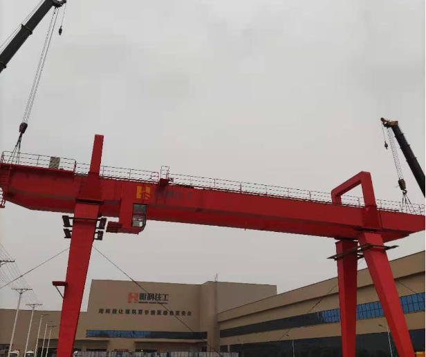 購買路橋門式起重機時應該注意哪些？門式起重機廠家為您解答