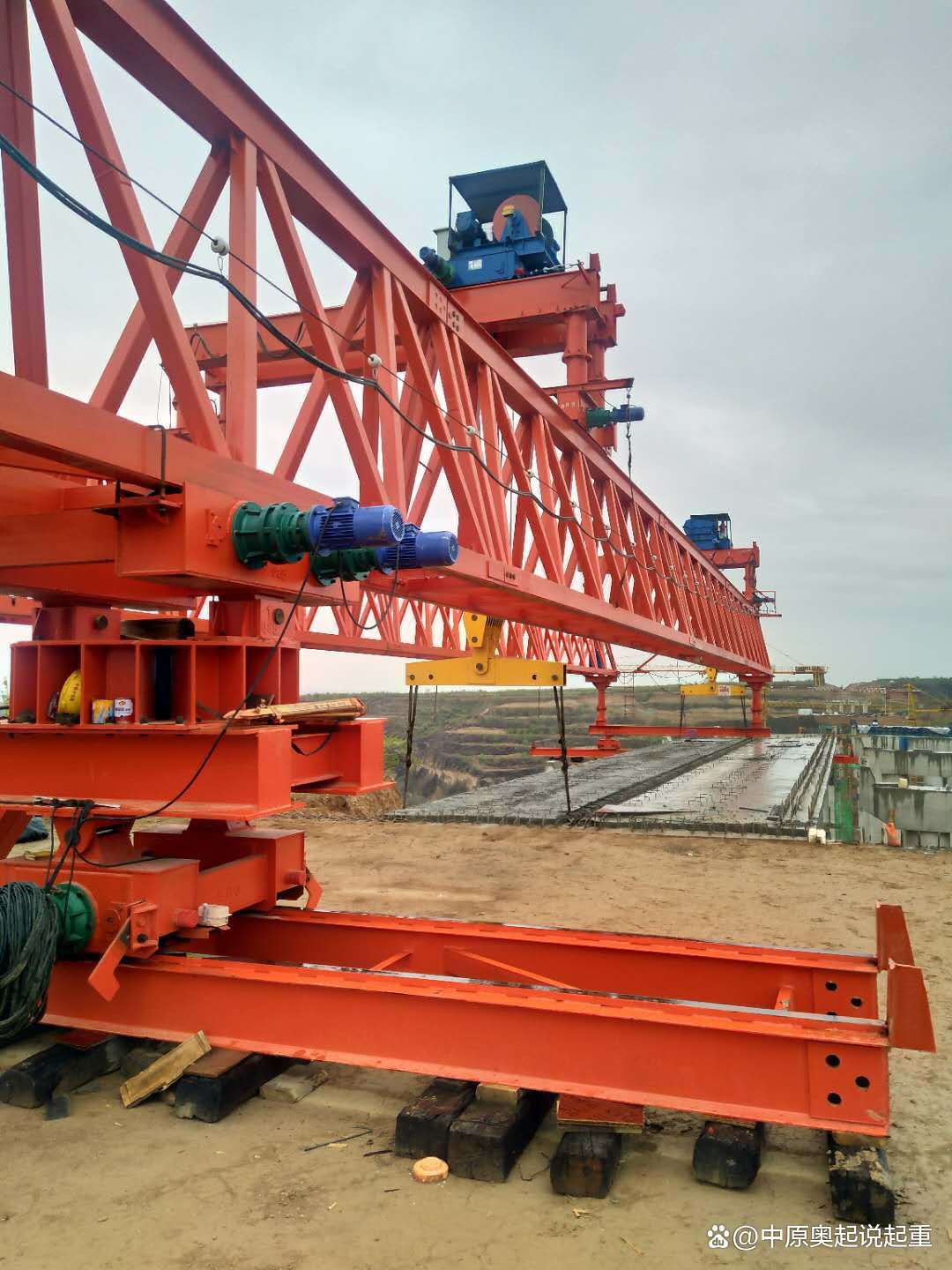 起重機(jī)開(kāi)行車要注意哪些問(wèn)題