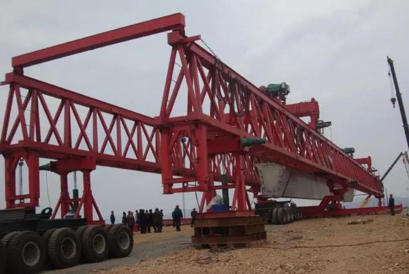 雙懸臂架橋機主要用于哪些領(lǐng)域和場合？有哪些應(yīng)用案例？